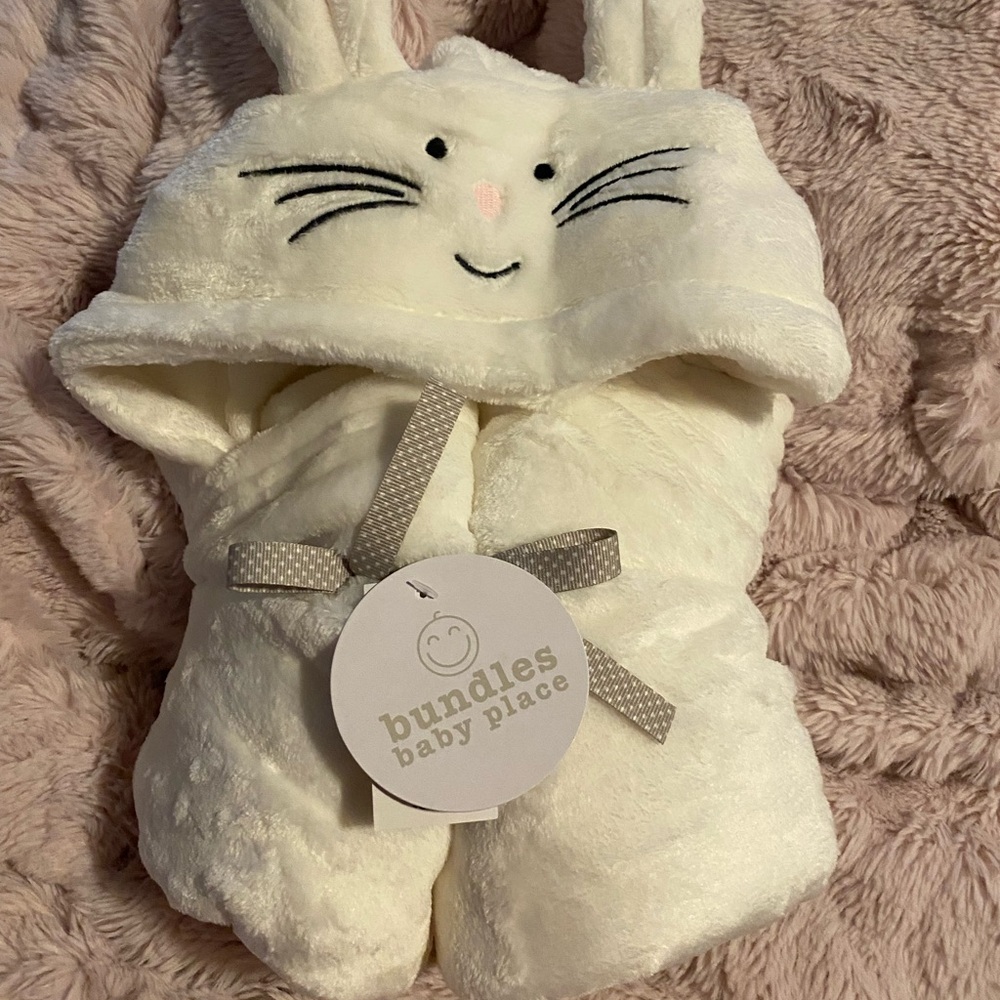 MWT THE CHILDREN’S PLACE HOODED BUNNY BLANKET!